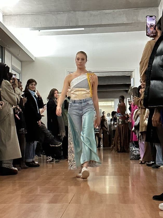 Designed by IFA PAris students Anais Buche, Jenny Morales and Cristina Marroquin. Zero waste look that mixes the colors of Guatemala and the straight shape is classic English uniforms.